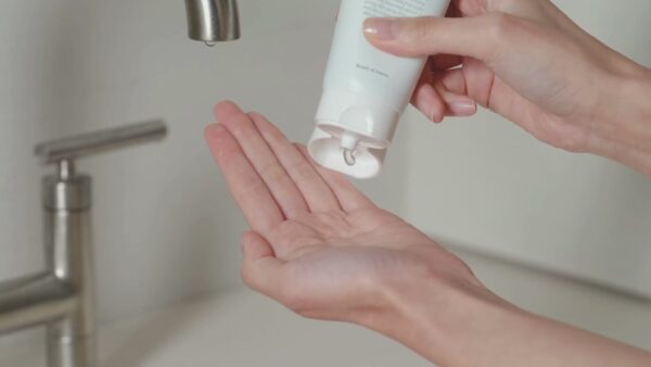 Green Plum Refreshing Cleanser – Image 3