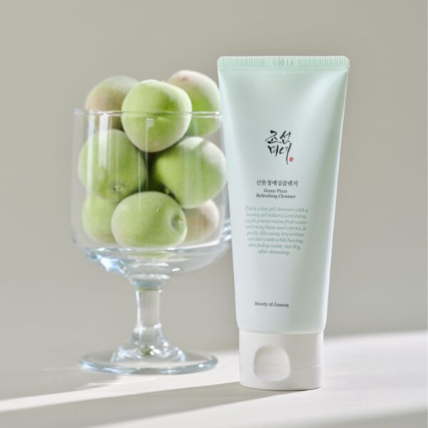 Green Plum Refreshing Cleanser – Image 2
